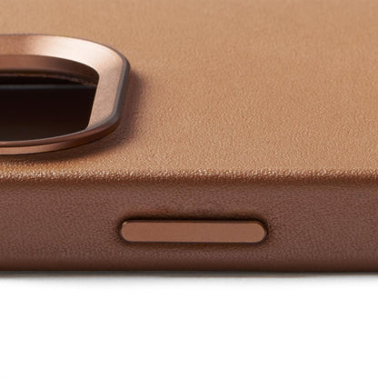 Mujjo Full Leather Case for iPhone 15 Pro, Tan, side buttons