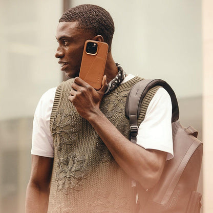 Mujjo Full Leather Wallet Case for iPhone 15 Pro Max, Tan