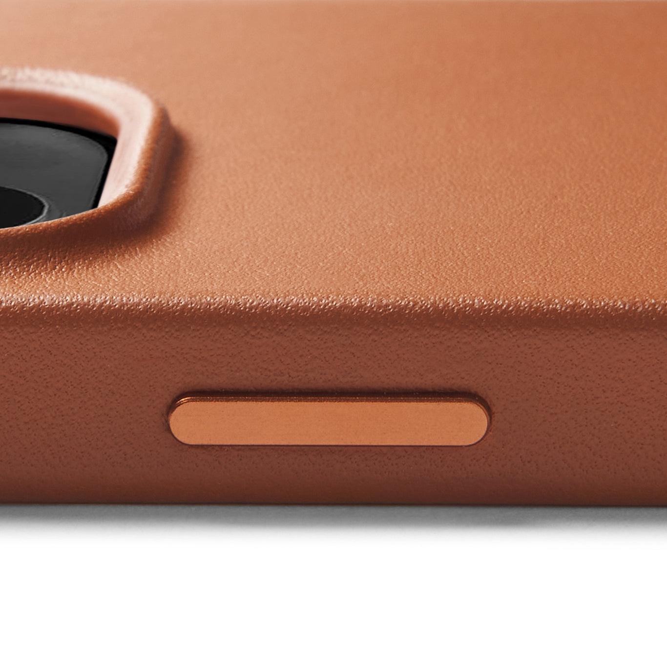 Mujjo Full Leather Case for iPhone 14 Pro Max, Tan, side button