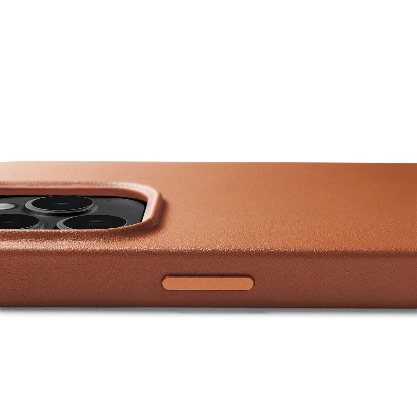 Mujjo Full Leather Case for iPhone 14 Pro, Tan, side button
