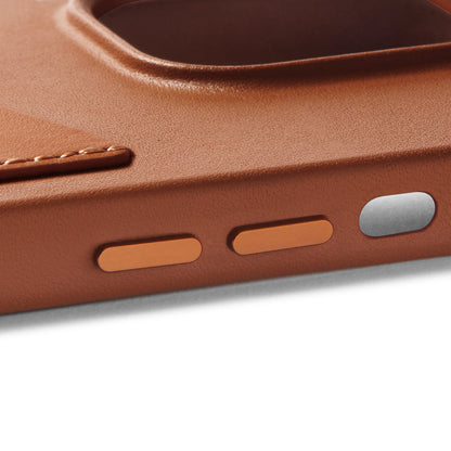 Mujjo Full Leather Wallet Case for iPhone 14, Tan, side buttons