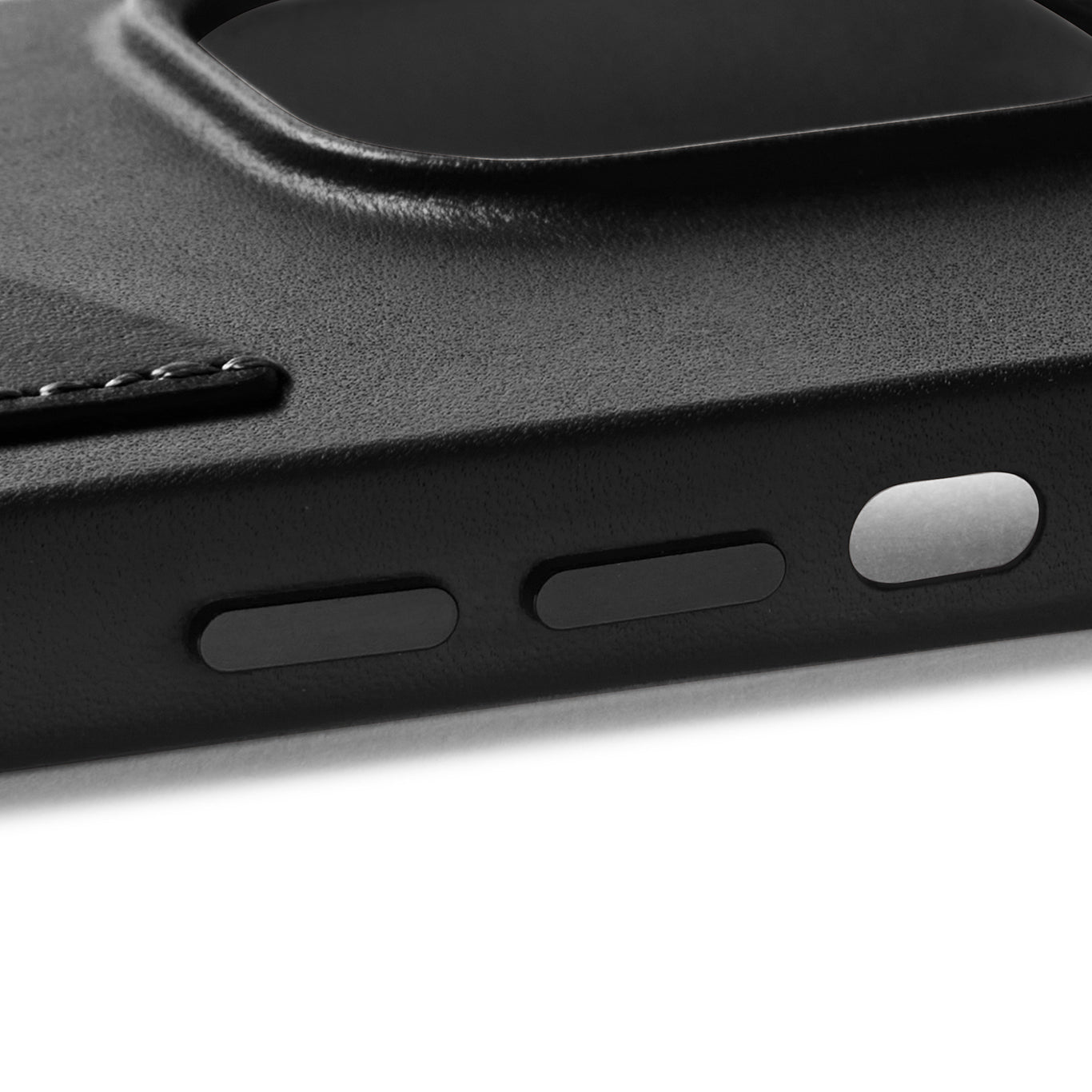 Mujjo Full Leather Wallet Case for iPhone 14, Black, side buttons