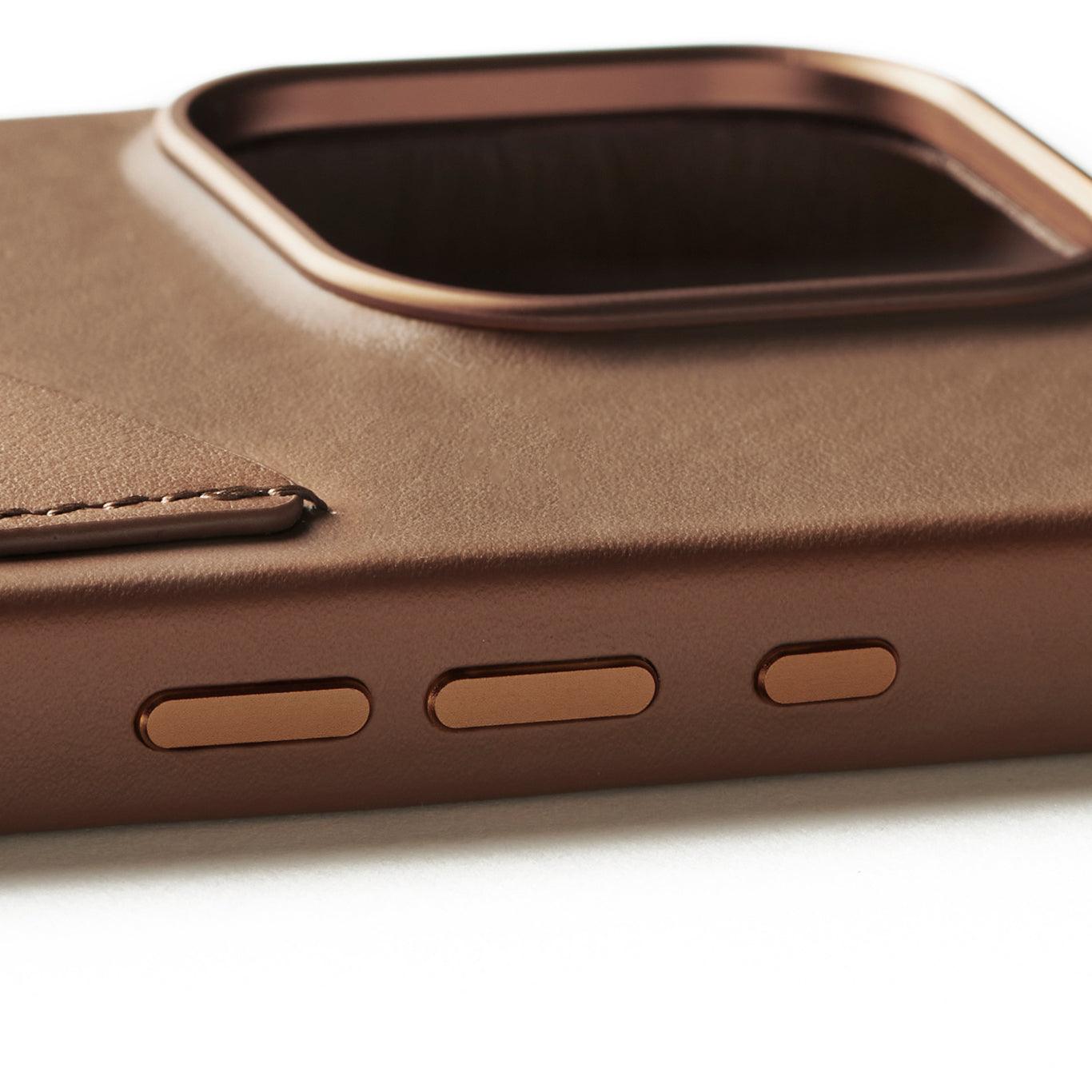 Mujjo Full Leather Wallet Case for iPhone 16 Pro, Tan, side buttons