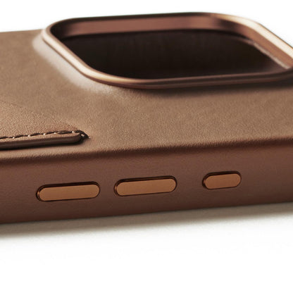 Mujjo Full Leather Wallet Case for iPhone 16 Pro, Tan, side buttons