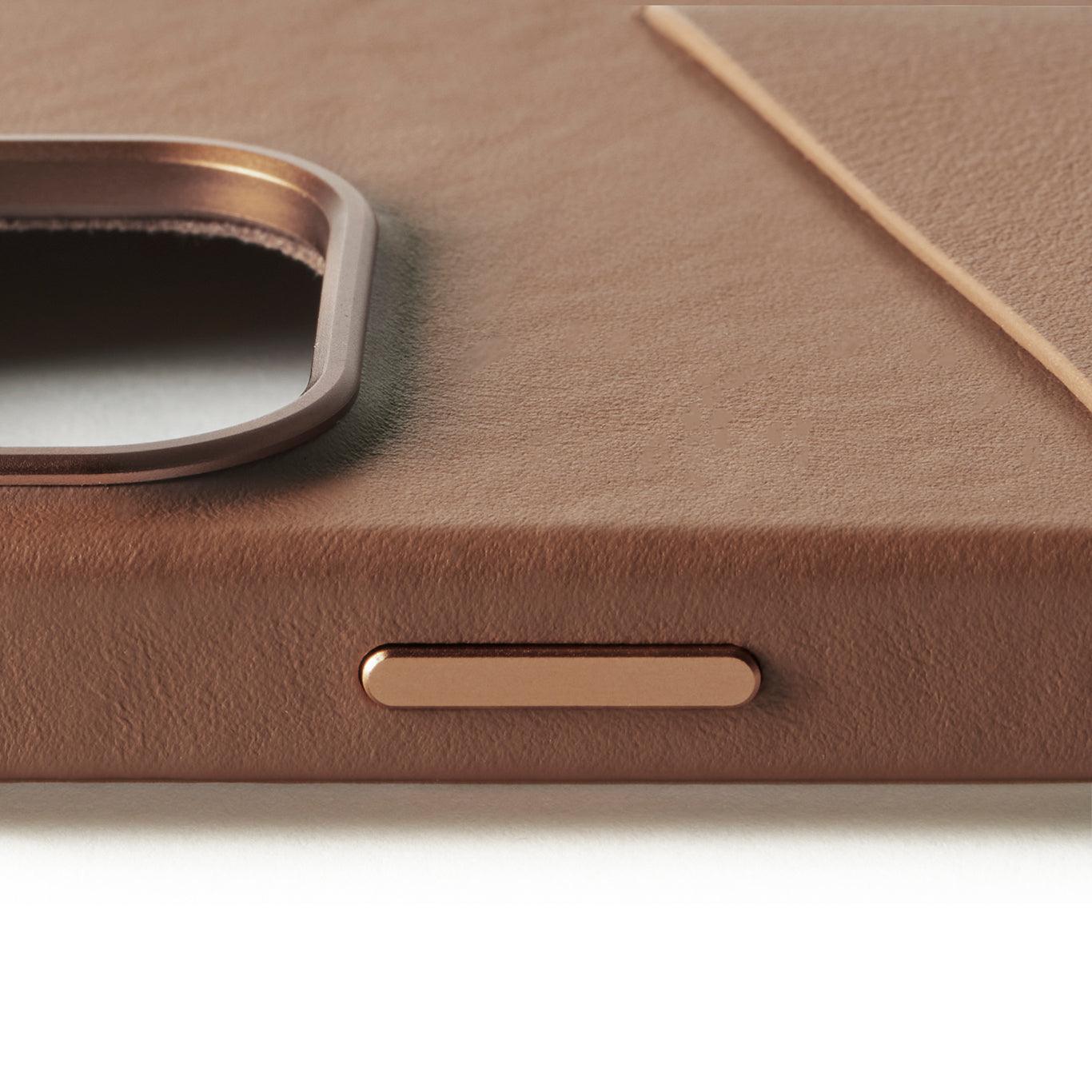 Mujjo Full Leather Wallet Case for iPhone 16 Pro, Tan, side button